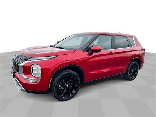 2023 Mitsubishi Outlander SE