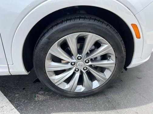 White Frost Tri-Coat 2025 Buick Envista Avenir