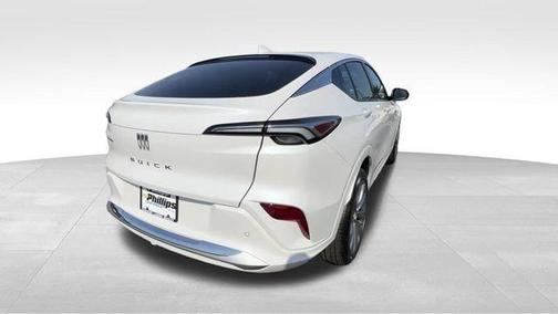 White Frost Tri-Coat 2025 Buick Envista Avenir