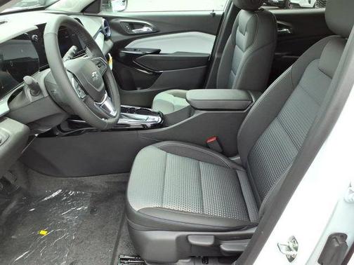 Summit White 2026 Chevrolet Trax LT
