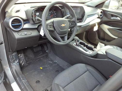 Sterling Gray Metallic 2026 Chevrolet Trax LS