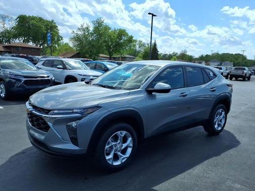 Sterling Gray Metallic 2026 Chevrolet Trax LS