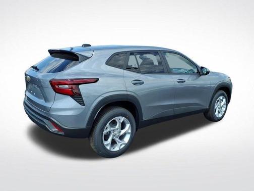 Sterling Gray Metallic 2026 Chevrolet Trax LS