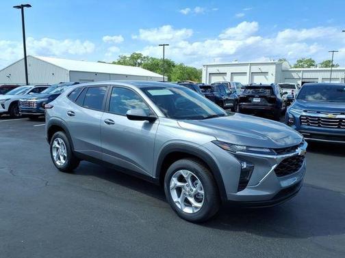 Sterling Gray Metallic 2026 Chevrolet Trax LS