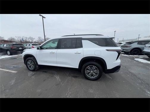 2025 Chevrolet Traverse LT