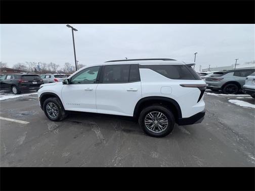 2025 Chevrolet Traverse LT