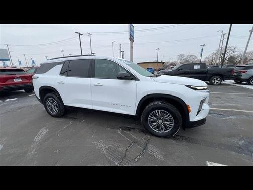 2025 Chevrolet Traverse LT