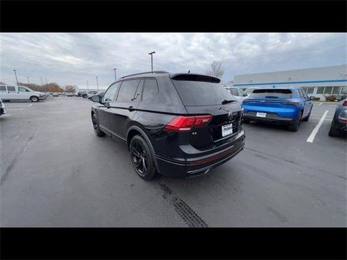2024 Volkswagen Tiguan 2.0T SE R-Line Black