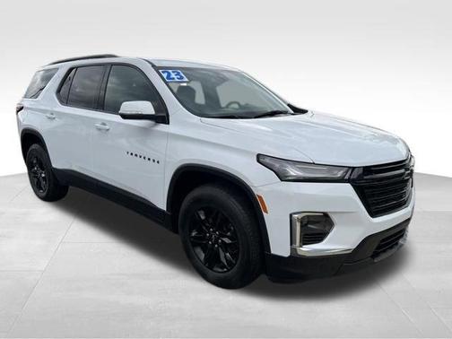 Summit White 2023 Chevrolet Traverse LT Cloth
