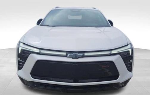 Iridescent Pearl Tricoat 2025 Chevrolet Blazer EV RS