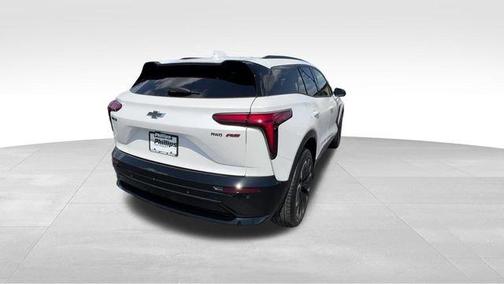 Iridescent Pearl Tricoat 2025 Chevrolet Blazer EV RS