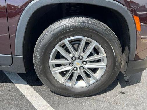 Black Cherry Metallic 2023 Chevrolet Traverse LT Leather