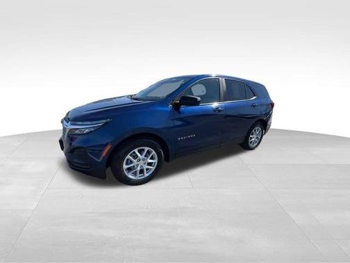 Blue Glow Metallic 2022 Chevrolet Equinox LS