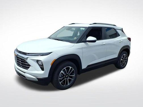 Summit White 2026 Chevrolet Trailblazer LT