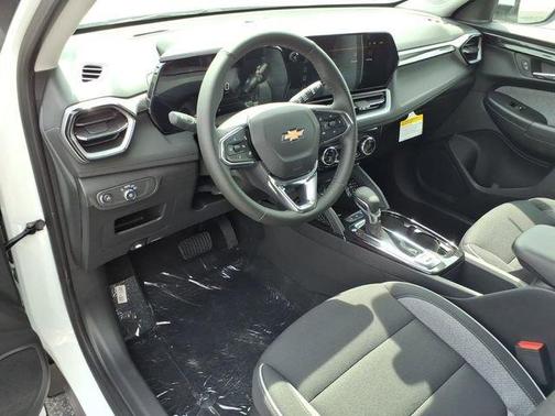 Summit White 2026 Chevrolet Trailblazer LT