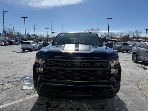 2023 Chevrolet Silverado 1500 Custom
