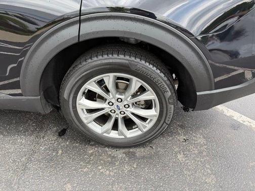 Agate Black Metallic 2023 Ford Explorer Limited