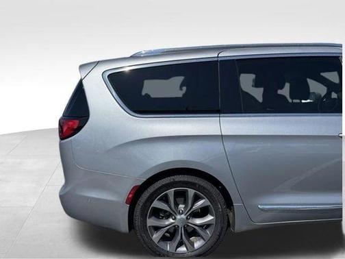 Billet Silver Metallic Clearcoat 2019 Chrysler Pacifica Limited