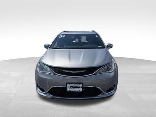 Billet Silver Metallic Clearcoat 2019 Chrysler Pacifica Limited
