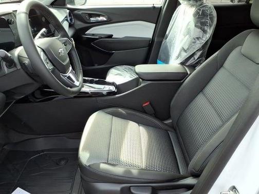 Summit White 2026 Chevrolet Trax LT