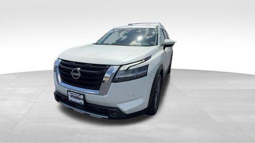 White 2023 Nissan Pathfinder SL