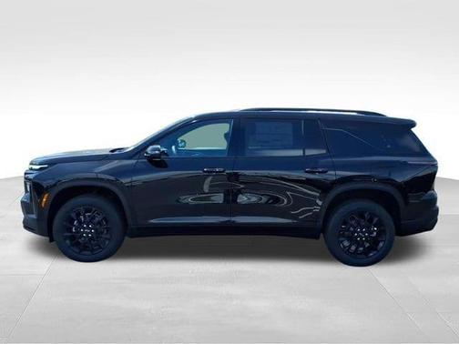 Mosaic Black Metallic 2026 Chevrolet Traverse LT