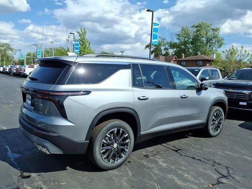 Sterling Gray Metallic 2026 Chevrolet Traverse LT