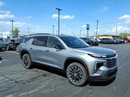 Sterling Gray Metallic 2026 Chevrolet Traverse LT