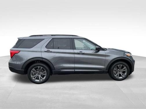 Gray Metallic 2023 Ford Explorer XLT