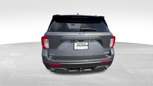 Gray Metallic 2023 Ford Explorer XLT