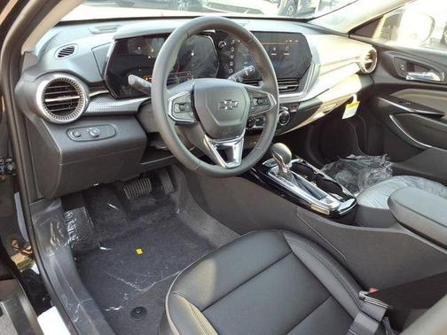 Mosaic Black Metallic 2026 Chevrolet Trax ACTIV