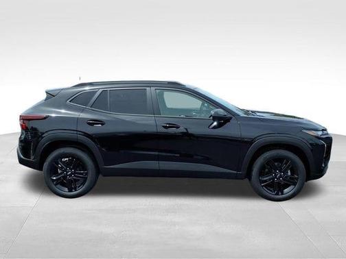 Mosaic Black Metallic 2026 Chevrolet Trax ACTIV
