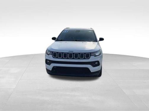 Bright White Clearcoat 2022 Jeep Compass Latitude Lux