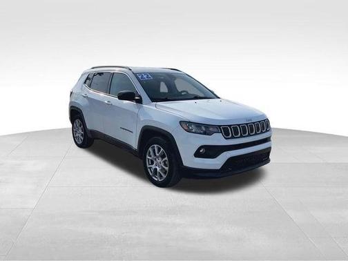 Bright White Clearcoat 2022 Jeep Compass Latitude Lux