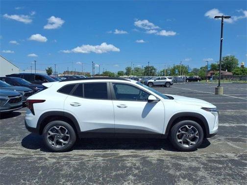2025 Chevrolet Trax LT