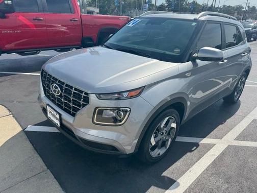 2024 Hyundai VENUE SEL