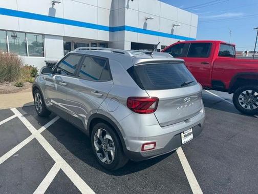 2024 Hyundai VENUE SEL