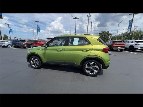 2021 Hyundai VENUE SEL