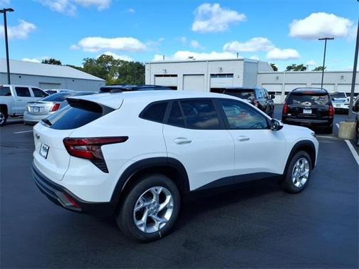 2026 Chevrolet Trax LS