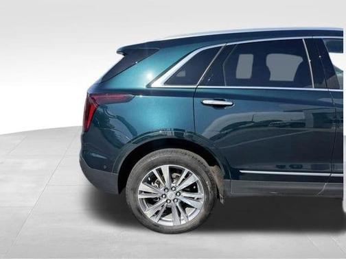 Emerald 2024 Cadillac XT5 Premium Luxury