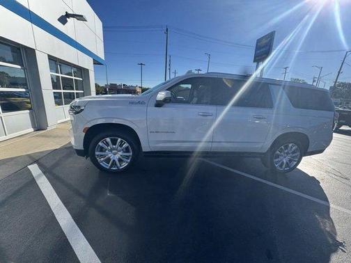 2023 Chevrolet Suburban High Country