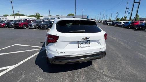 Summit White 2024 Chevrolet Trax ACTIV