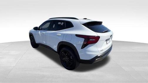 Summit White 2024 Chevrolet Trax ACTIV