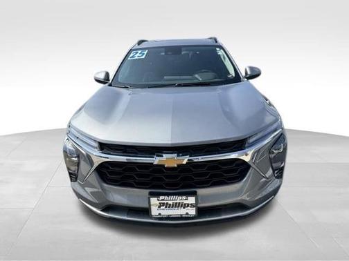 Gray 2025 Chevrolet Trax LT