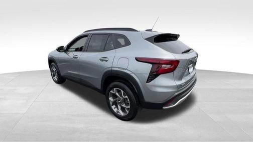 Sterling Gray Metallic 2025 Chevrolet Trax LT