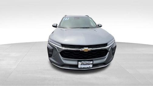Sterling Gray Metallic 2025 Chevrolet Trax LT
