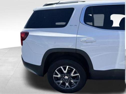 Summit White 2023 GMC Acadia SLE
