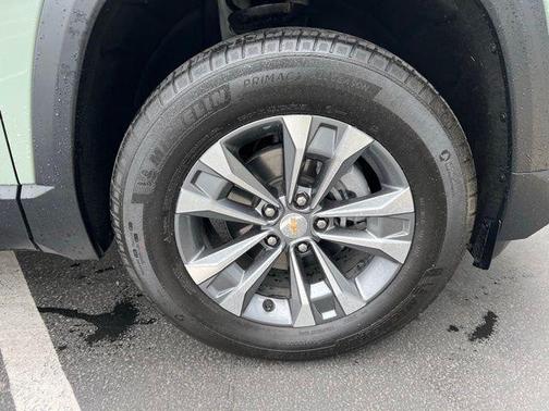 Green 2025 Chevrolet Equinox LT