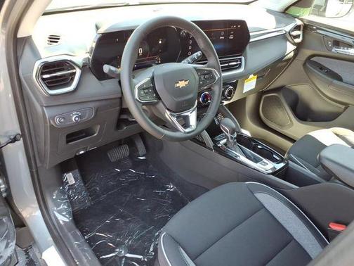 Sterling Gray Metallic 2026 Chevrolet Trailblazer LT