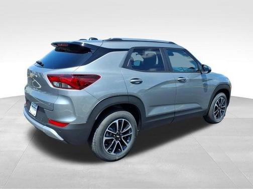 Sterling Gray Metallic 2026 Chevrolet Trailblazer LT